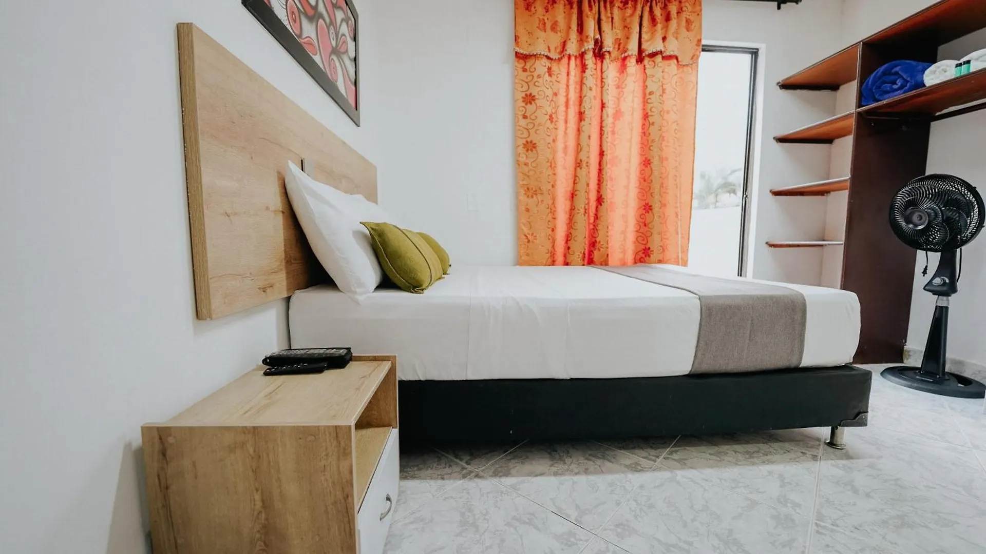 Hotel Balcones Del Estadio Medellin 2*,  Colombia