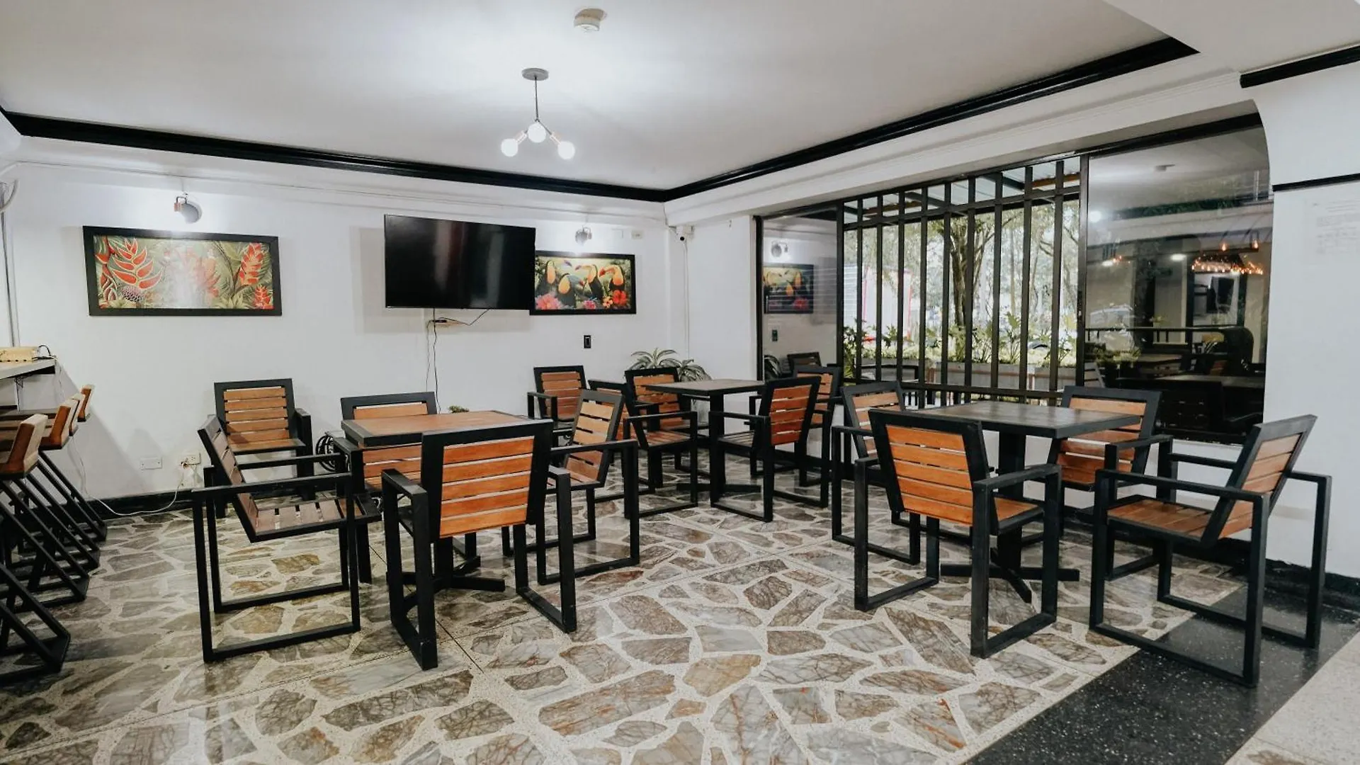 Hotel Balcones Del Estadio Medellin 2*,