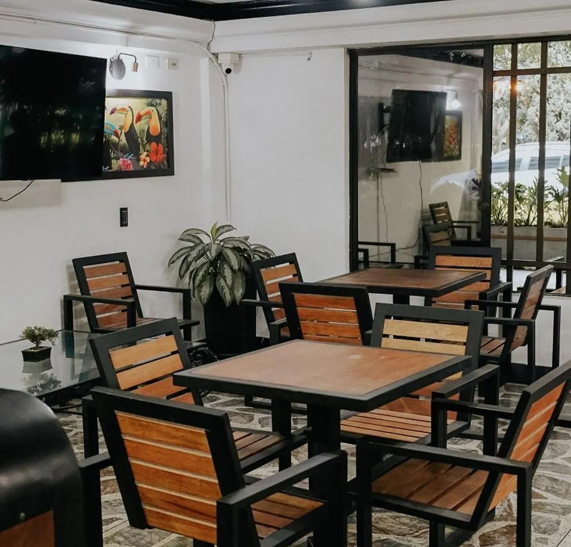 Hotel Balcones Del Estadio Medellin 2*,
