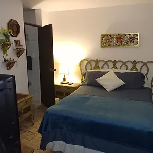 confortable-habitacin-santa-mnica.cali-hotels.com/