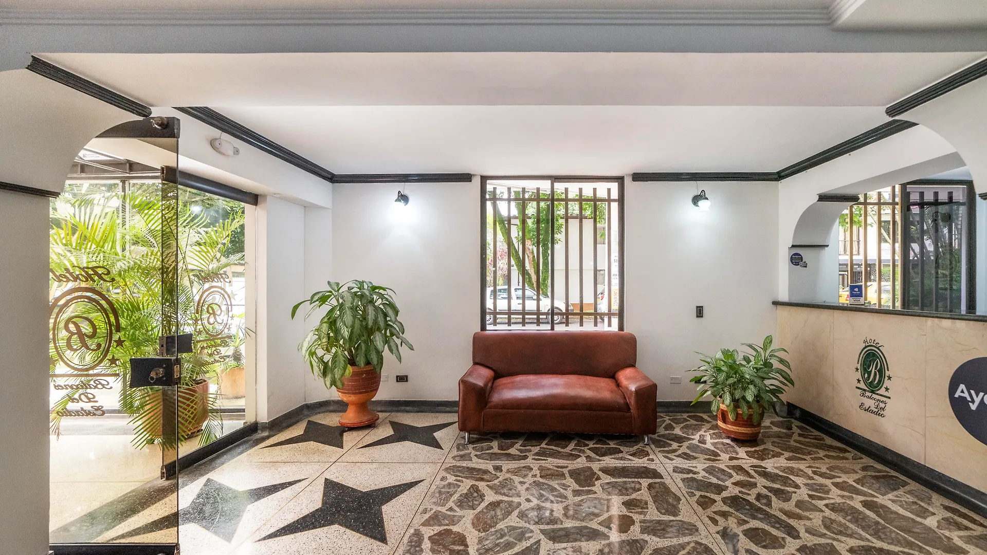 **  Hotel Balcones Del Estadio Medellín Colombia