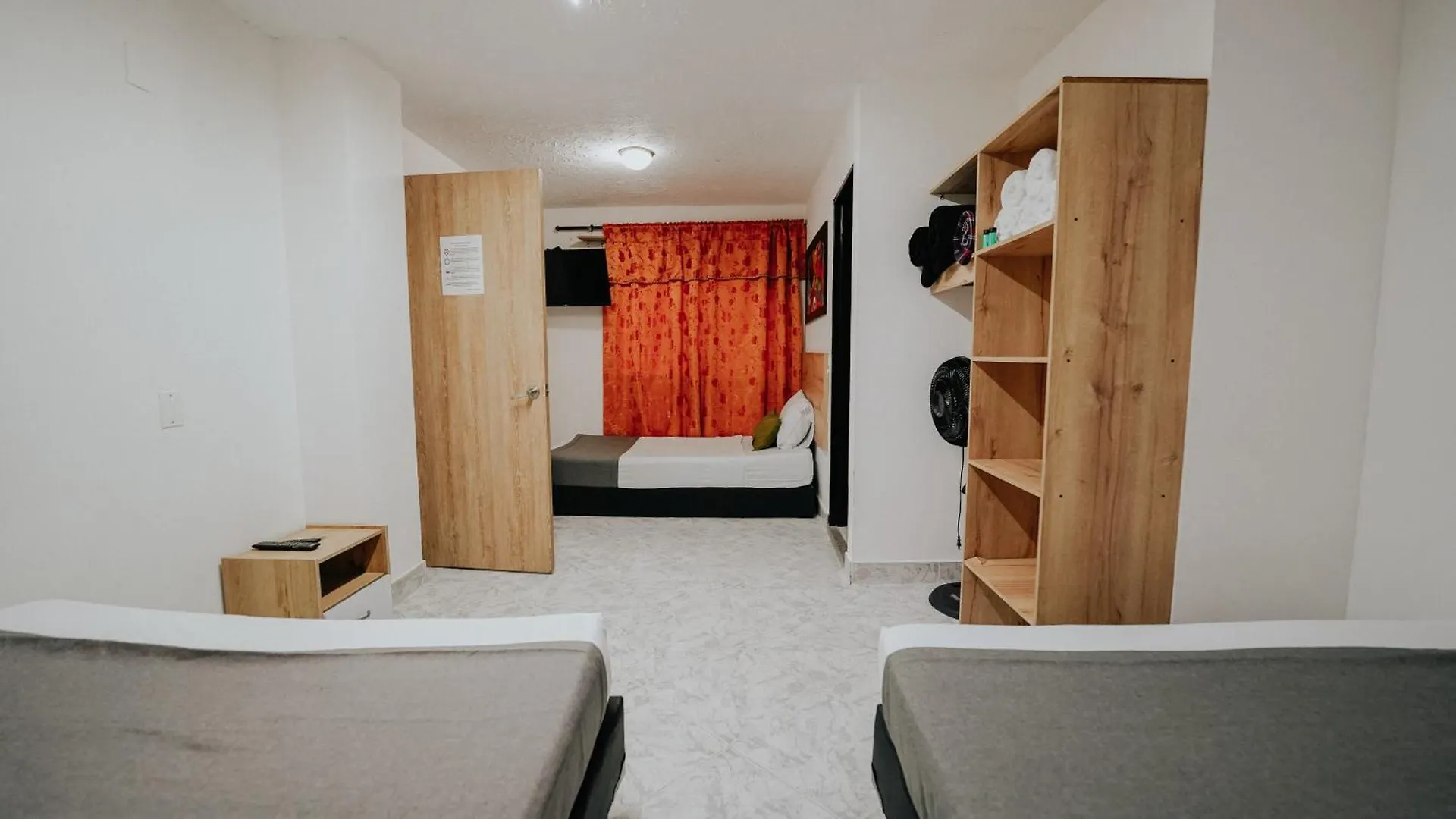 Hotel Balcones Del Estadio 메딜린
